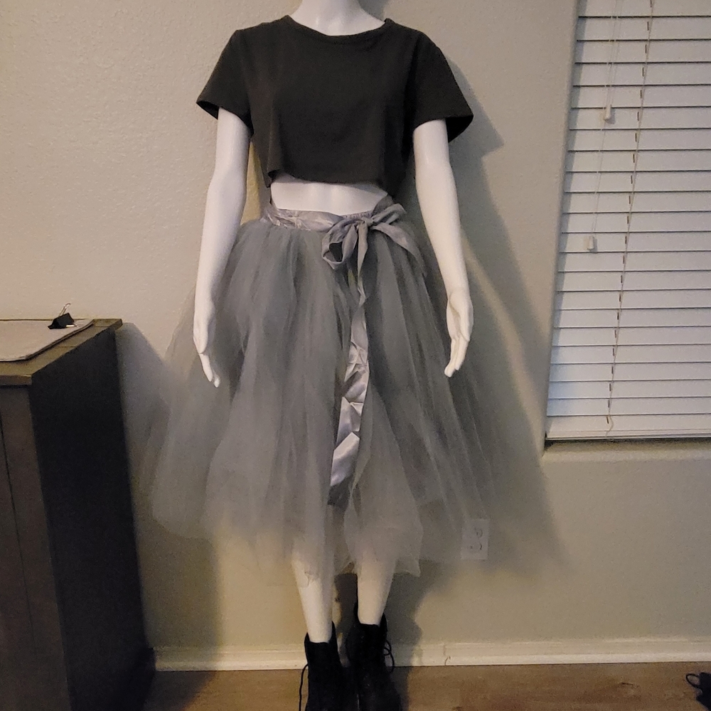 Gray Tulle Skirt Amazon Unbranded **Free with 30.00 purchase** - Picture 1 of 3